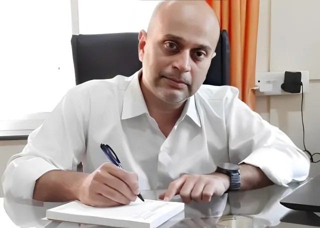 Dr. Adwait Kothurkar